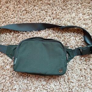 Lululemon “Everywhere Belt Bag Large 2L”